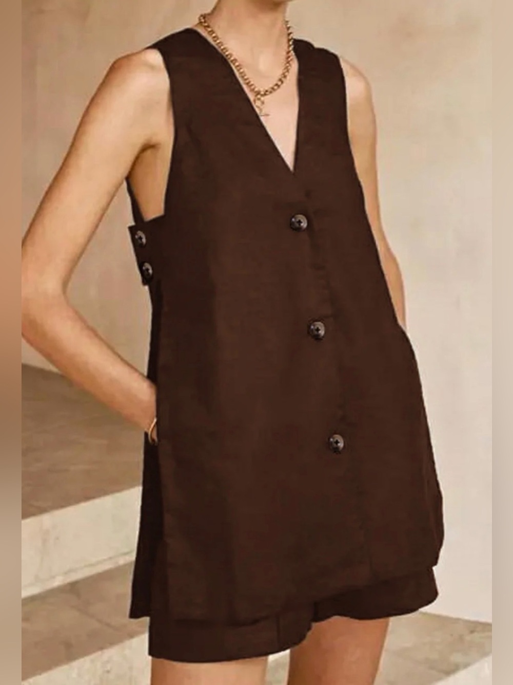 V-neck Sleeveless Vest with High-waisted Shorts Set